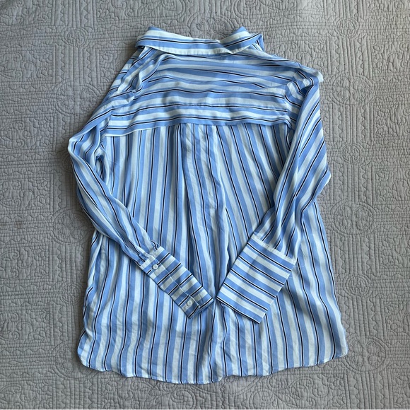 MNG MANGO Striped print shirt. Pinstripe button down shirt. Perfect Condition XS - Picture 4 of 4